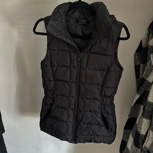 The north face women’s black vest